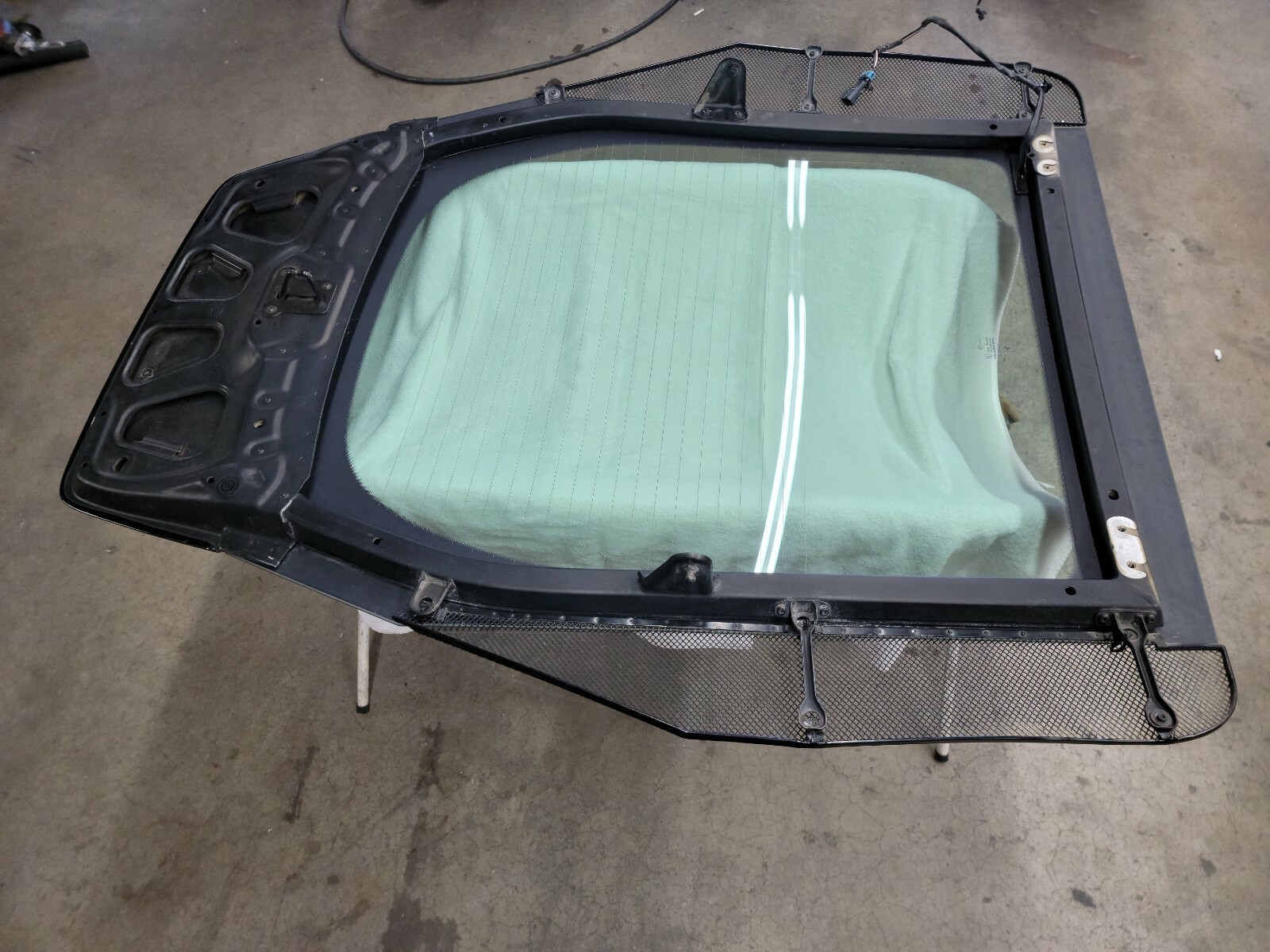 FERRARI 458 ITALIA REAR ENGINE GLASS HOOD BONNET DECK LID OEM 83825211