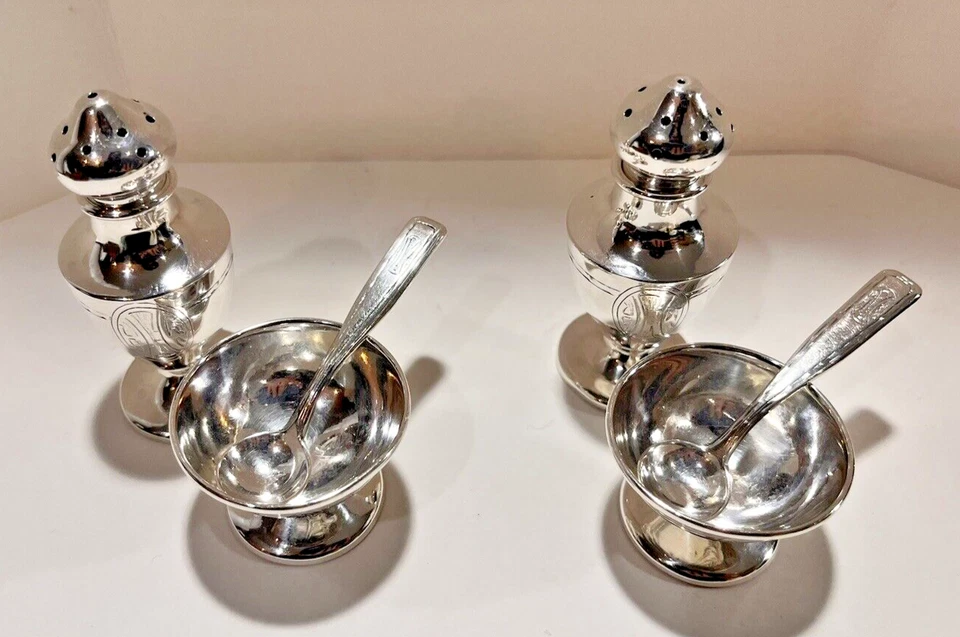 Juego de coctelera y salero Baltimore Silversmith de plata esterlina 104 gr. Foto 2 de 4