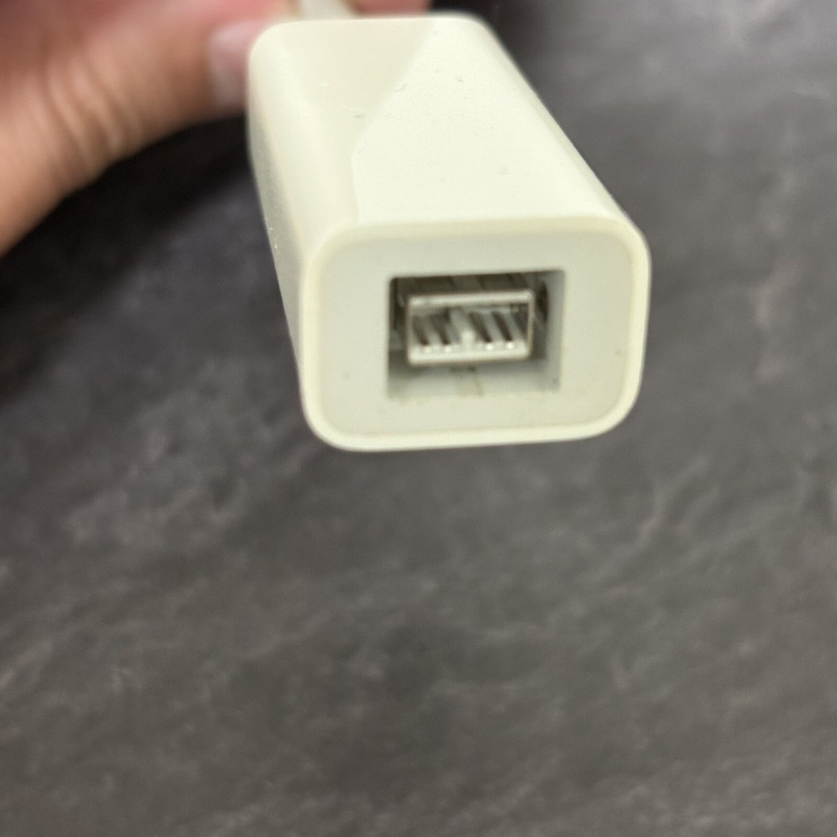 MD464ZM/A Apple Thunderbolt to FireWire Adapter Cable A1463 MD464ZM/A Apple Thunderbolt to FireWire Adapter Cable A1463