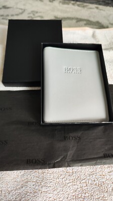 Original ''Hugo Boss'' Kartenetui in Geschenkarton NEU hellgrau