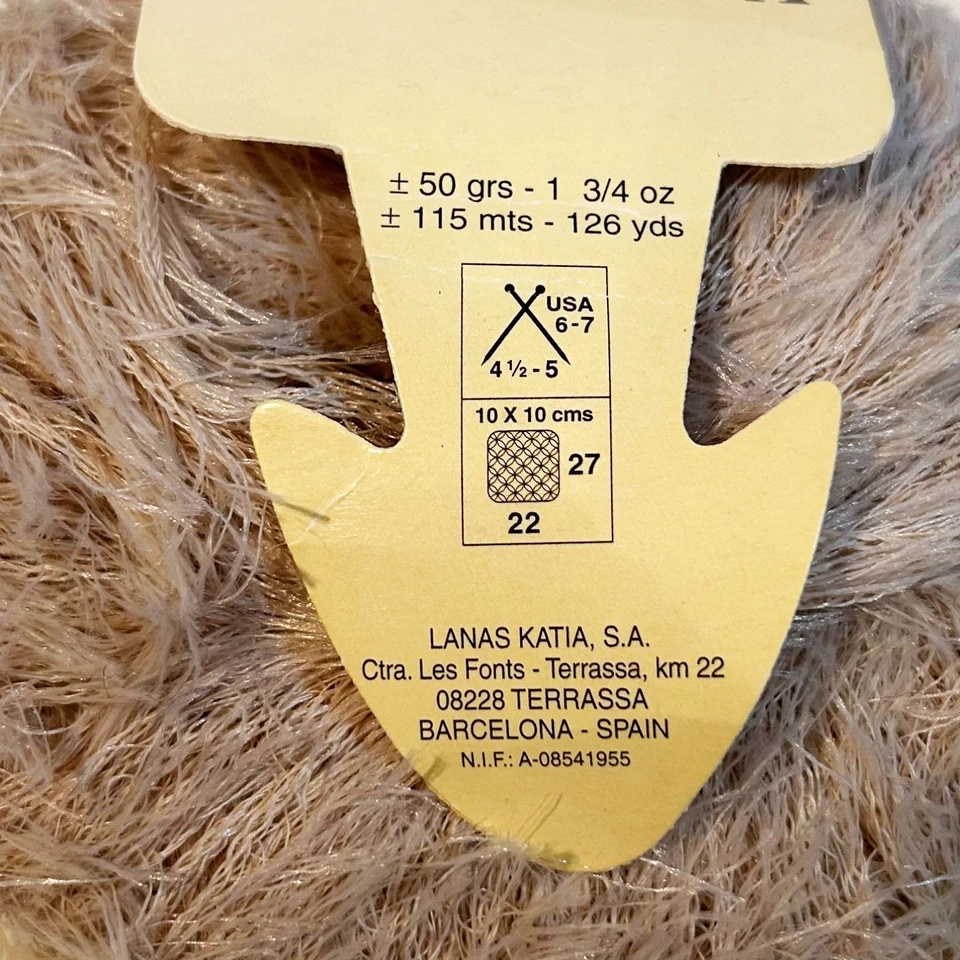 Hilo de pestañas de poliéster Katia Nutria - 1 madeja color beige #87912 hecho en España Foto 3 de 4