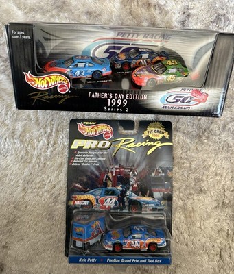 Hot Wheels Pro Racing Petty Racing Family Collectors Lot