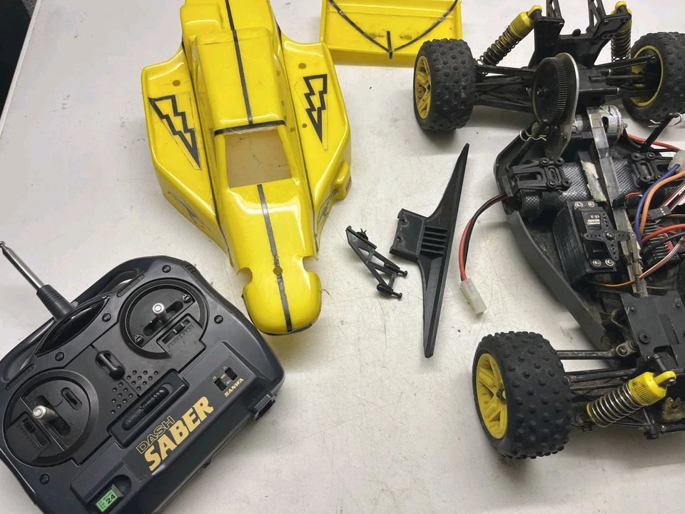 Kyosho Lazer Vintage 1:10 Buggy Bastler Sammler Rarität RC Car3 Chassis Konvolut - Bild 3 von 4