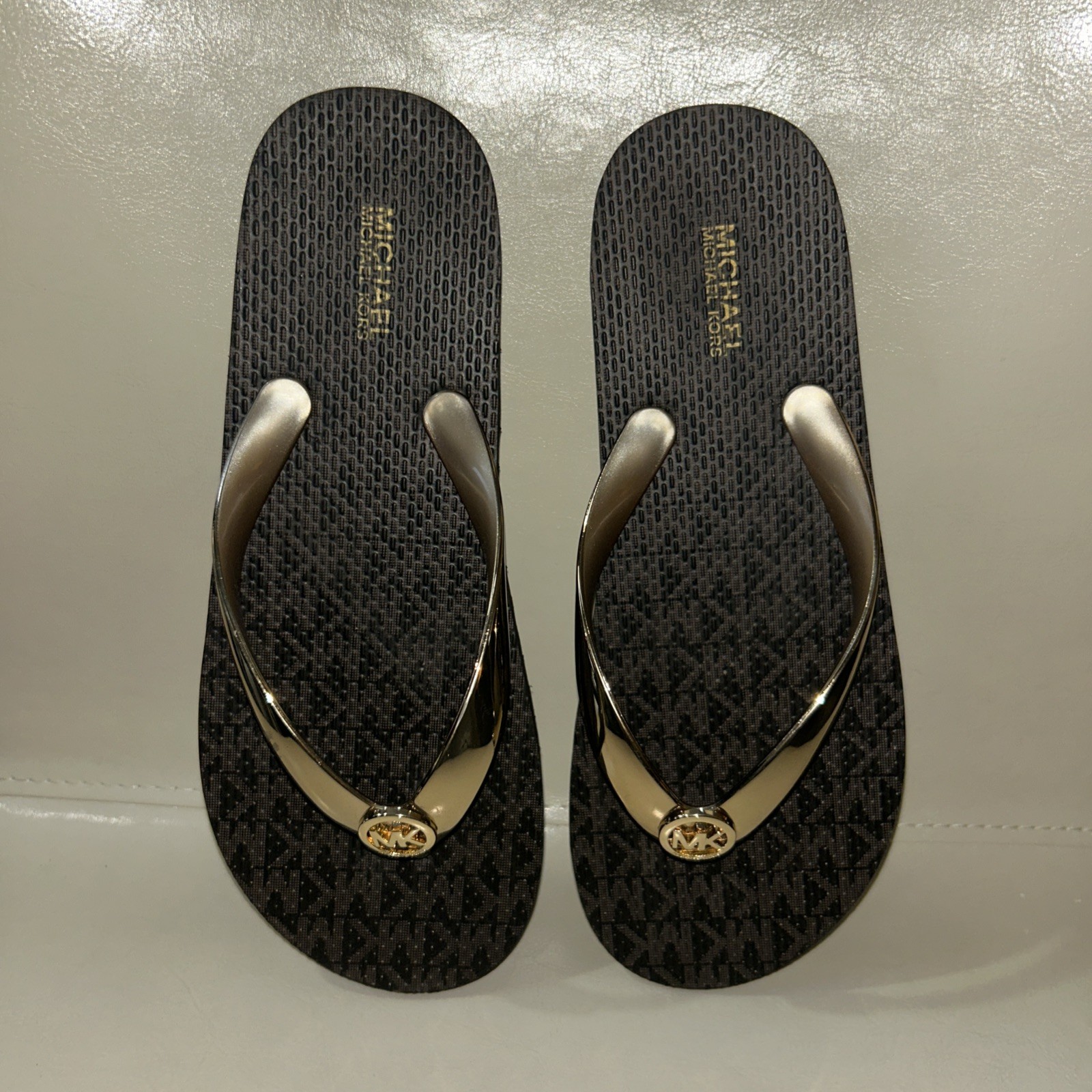 Michael Kors Eva Gold And Brown Signature Flip Flops Size 7 New