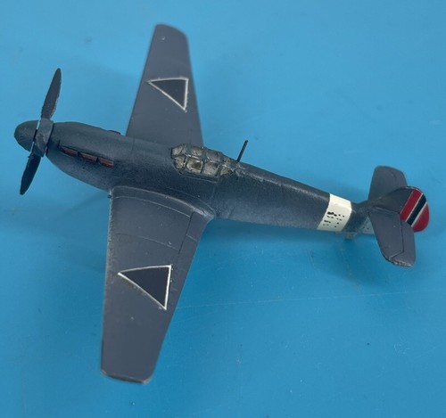 Bandai 1/144 Wing Club Collection 1 German Messerschmidt Bf-109E-3 Custom Paint - Picture 4 of 5