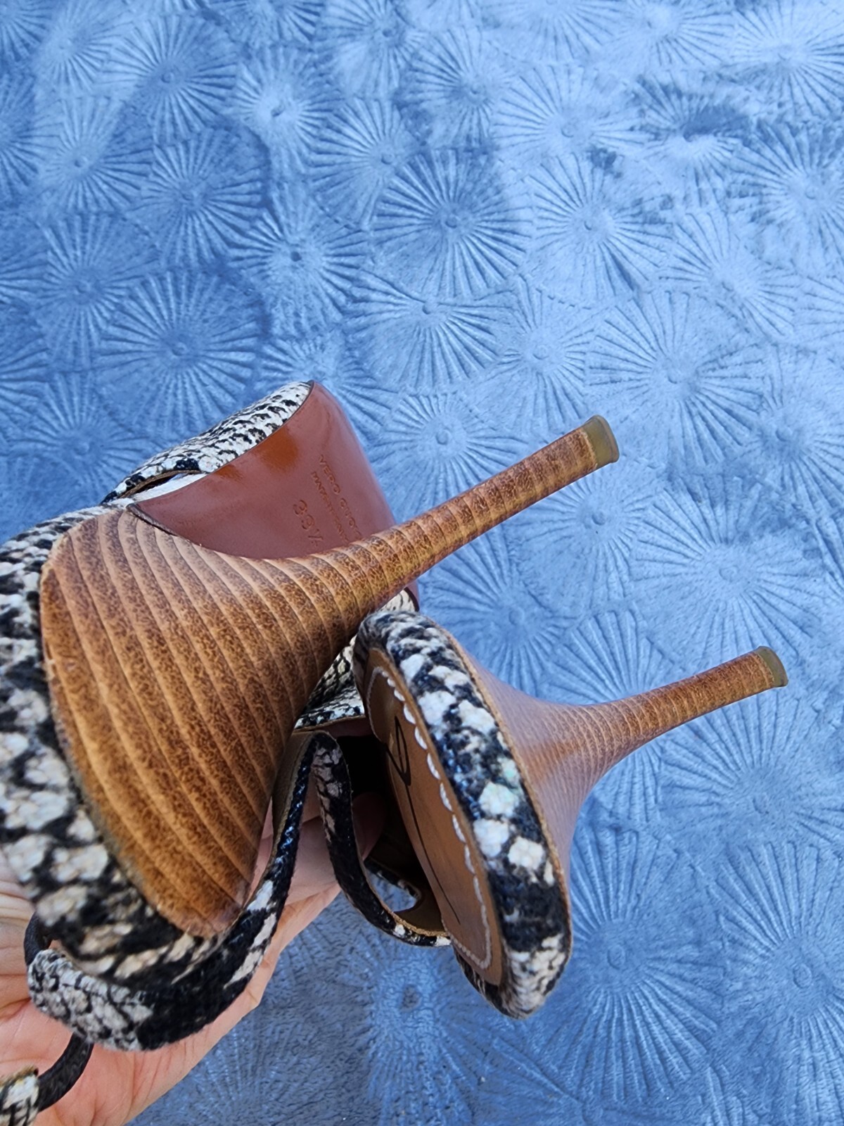 Lanvin Snake skin Python Slingback Stiletto Heels… - image 4