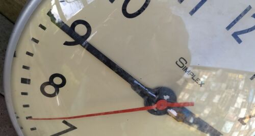 Vintage 60s 70s - Simplex Mains Electric Clock - 17 inch - School Train Office - Picture 10 of 19