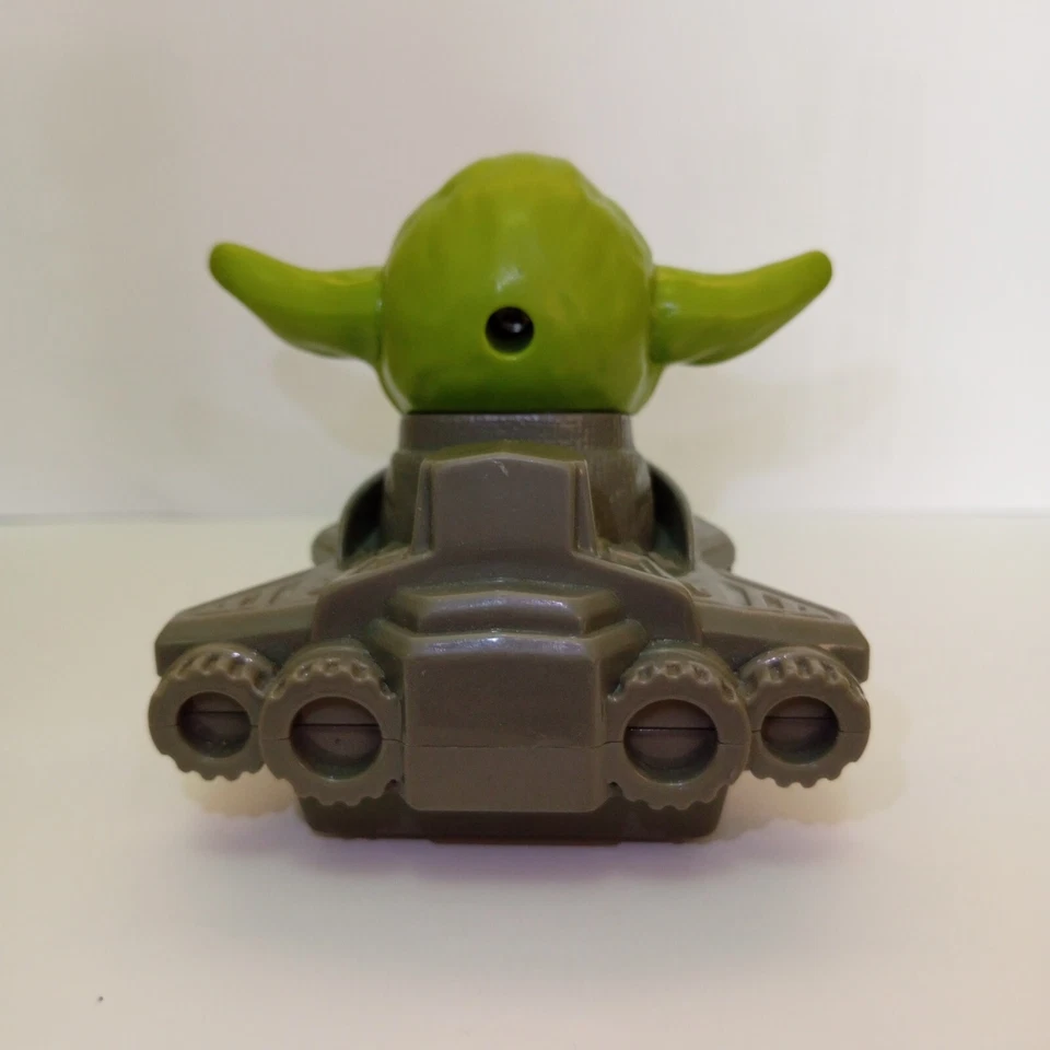 Star Wars Yoda Kids Toy McDonald's 2020 Spaceship Plastic Figure Collectible - Image 4 of 4