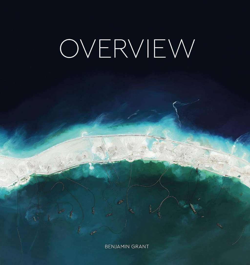 Overview: A New Perspective of Earth, Grant, Benjamin, Excellent Book