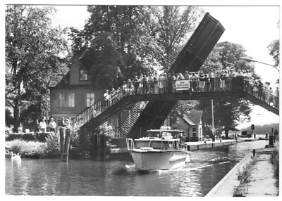 Postcard, Wolterdorf near Erkner, Kr. Fürstenwalde, lot at the lock, busy, 1983