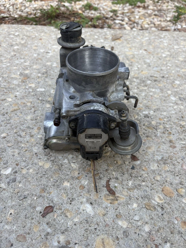 1991-1994 Toyota 4Runner V6 Throttle Body TPS Pickup  22210-65100 Cruise Control Foto 3 de 4