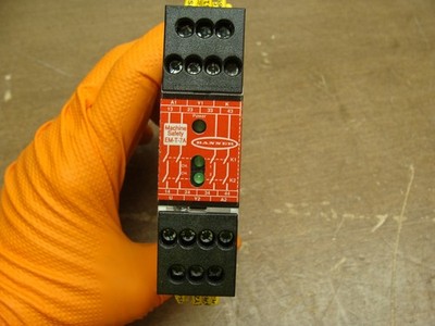 BANNER SAFETY EXTENSION MODULE EM-T-7A 52402 4 NO OUTPUTS 1 NC OUTPUT 24VAC/DC