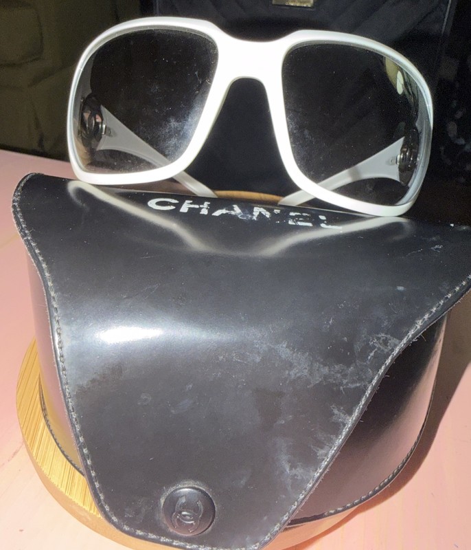 Vintage Chanel 6023 935 White CC Logo Sunglasses Made in Italy Original Box Y2K