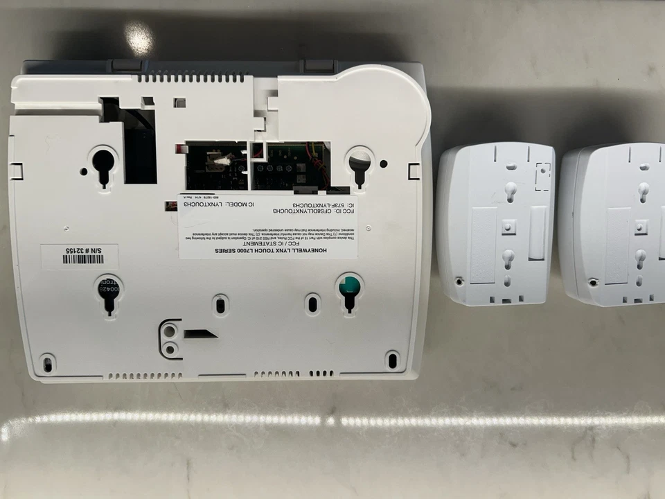Honeywell Lynx L7000 usado con dos sensores de movimiento Foto 2 de 4