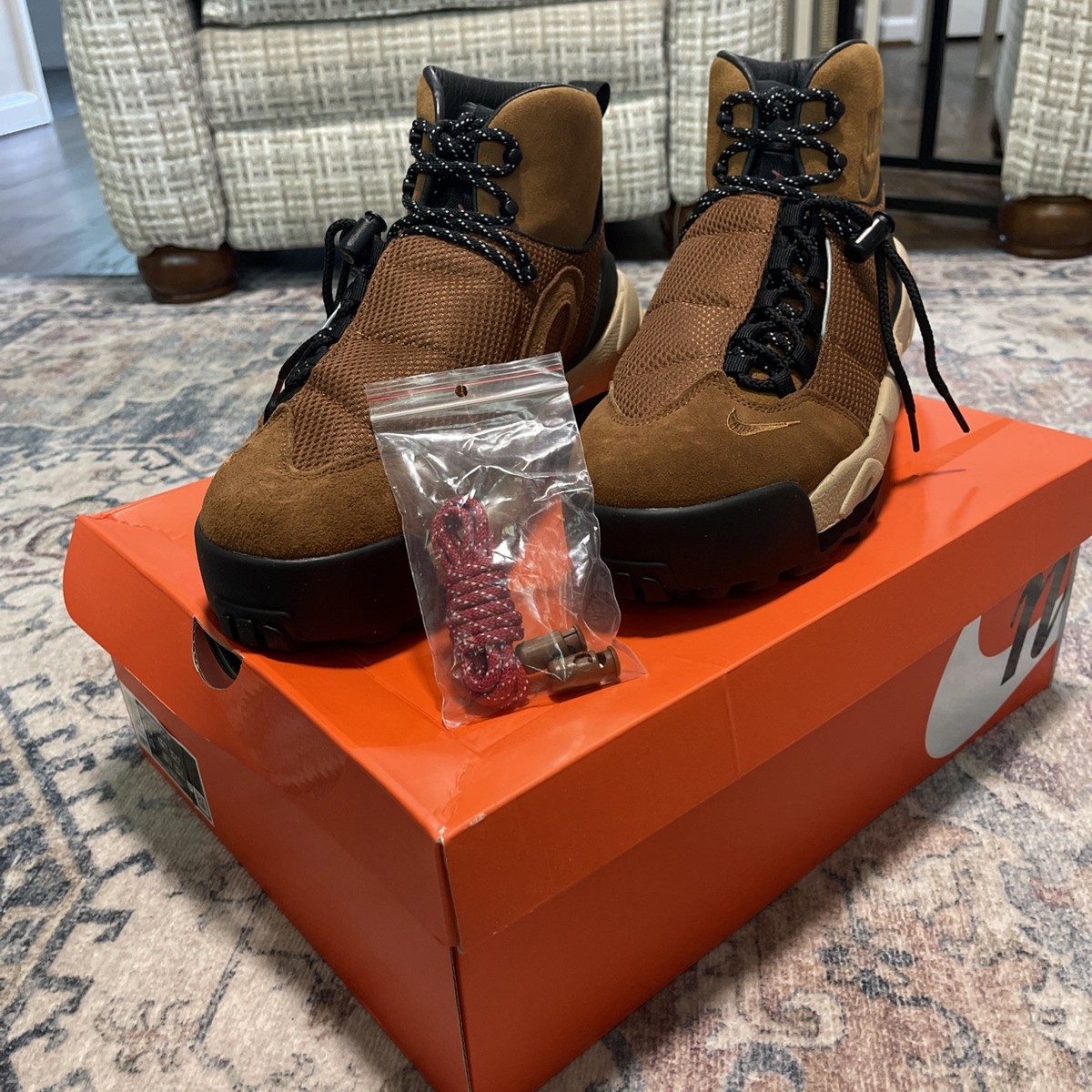 Nike MAGMASCAPE SP 'SACAI LIGHT BRITISH TAN' Men US 9.5 [FN0563
