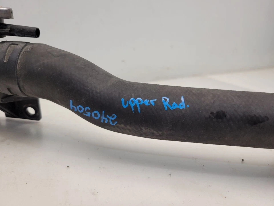 Manguera de radiador superior con tapa Mitsubishi Lancer 2008-15 (2,0 L/turbo) Foto 4 de 4