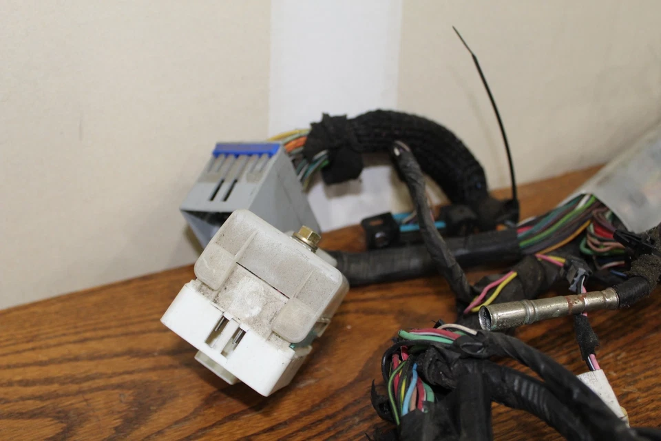 97-01 Jeep Cherokee XJ Interior Dash Wiring Harness 4.0L OEM Driver Side - Image 2 of 4