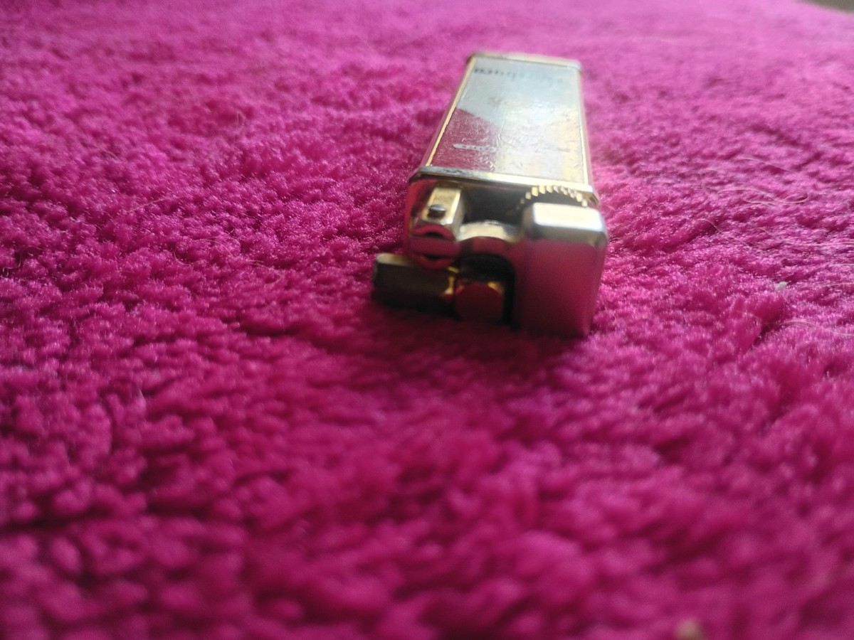 Marlboro Collectible Lighter Red White Gold Cigarette Memorabilia