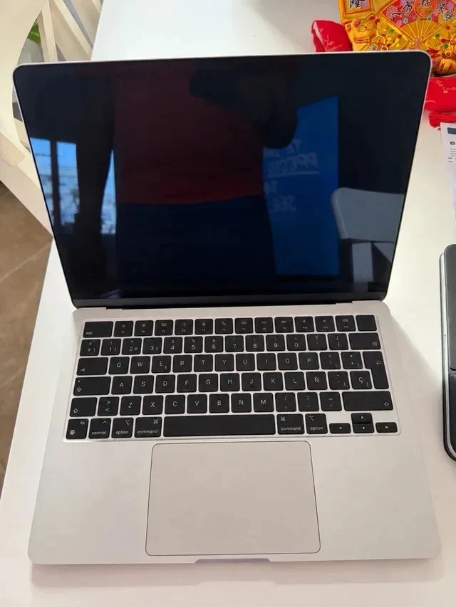 Apple MacBook Air 13" M2 · 8GB · 256GB, foto 1 de 2