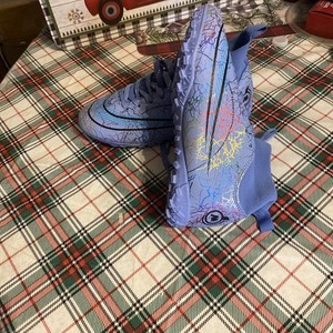 Indoor/outdoor Turf Soccer Shoe Girls Size 6 Brand New
