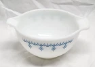 Pyrex Snowflake Blue Garland Cinderella Bowl 441, 1.5 Pint Vintage