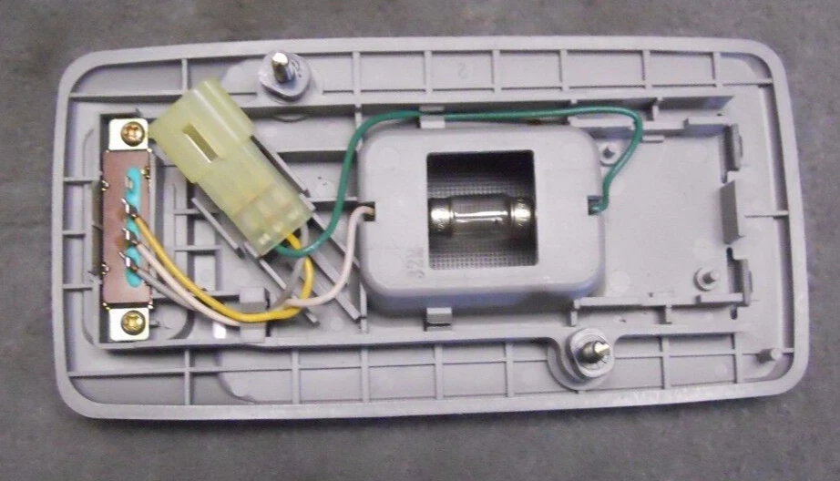 Conjunto de interruptor de luz de habitación Subaru Impreza GT WRX 2002-07 OEM P/N 84601FE000NE Foto 2 de 3