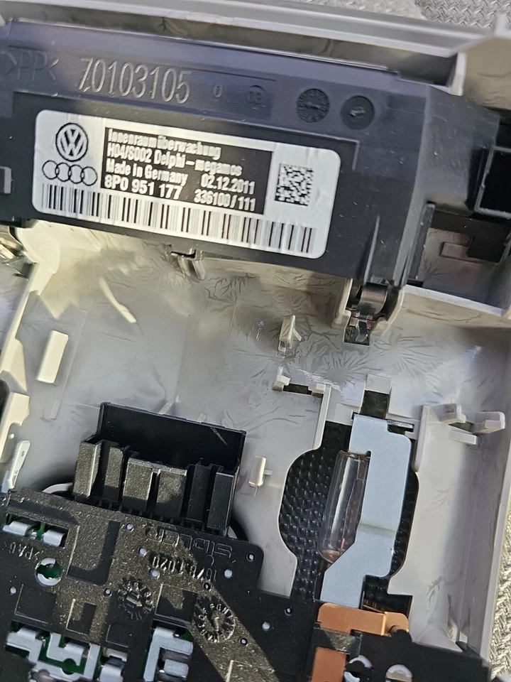 Luz de cortesía techo interior delantero audi a3 8p 70103105 2003-2013« Foto 3 de 4