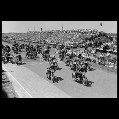 Photo M.000444 GIACOMO AGOSTINI MV AGUSTA DUTCH TT GRAND PRIX