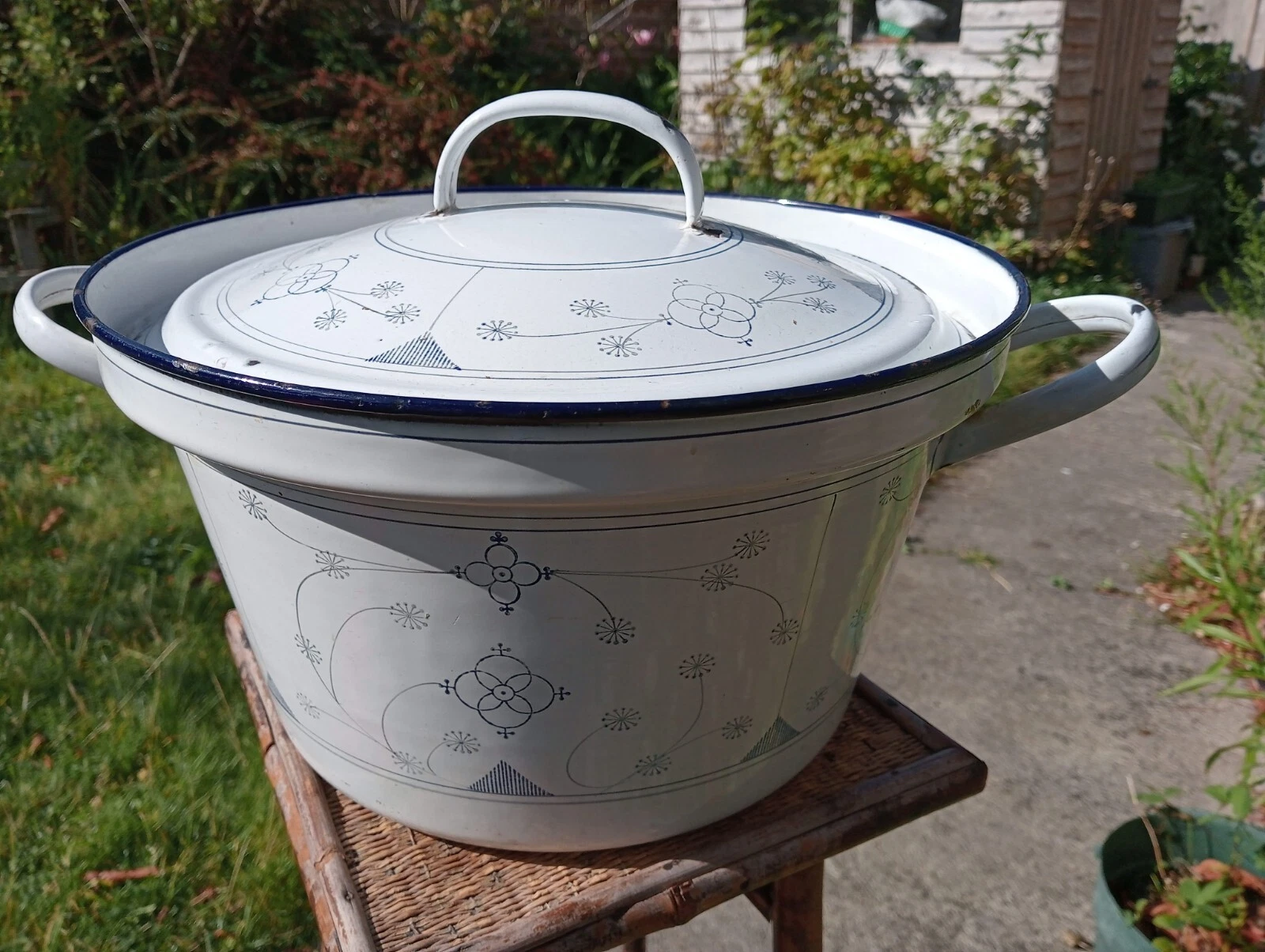 Vintage French Denmark Blue & White Decorative Enamel Large Cooking Pot A2