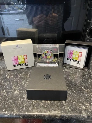 THE SPICE GIRLS 2026 1oz SILVER PROOF COLOUR COIN LIMITED EDITION 5,000 IN HAND. - Image 1 of 4