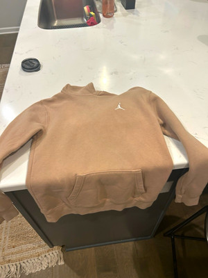 Jordan Beige Pullover Fleece Hoodie Jumpman Logo Kangaroo Pocket Men s S