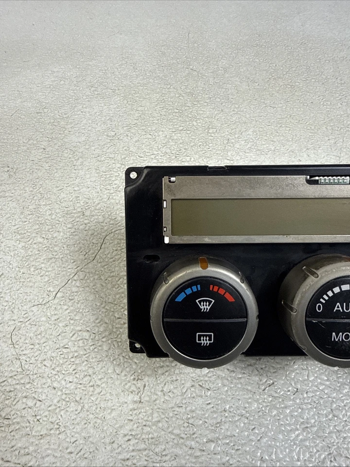 2005-2007 Nissan Pathfinder Radio A/C Heat Temperature Climate Control OEM - Image 2 of 4
