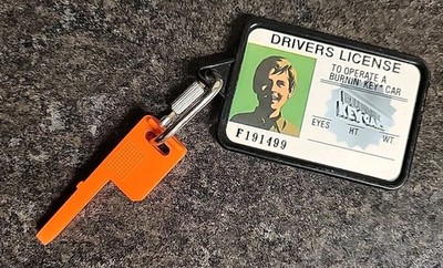 Vintage 1981 KIDCO Burnin' Key Cars POWER KEY with Drivers License Keychain
