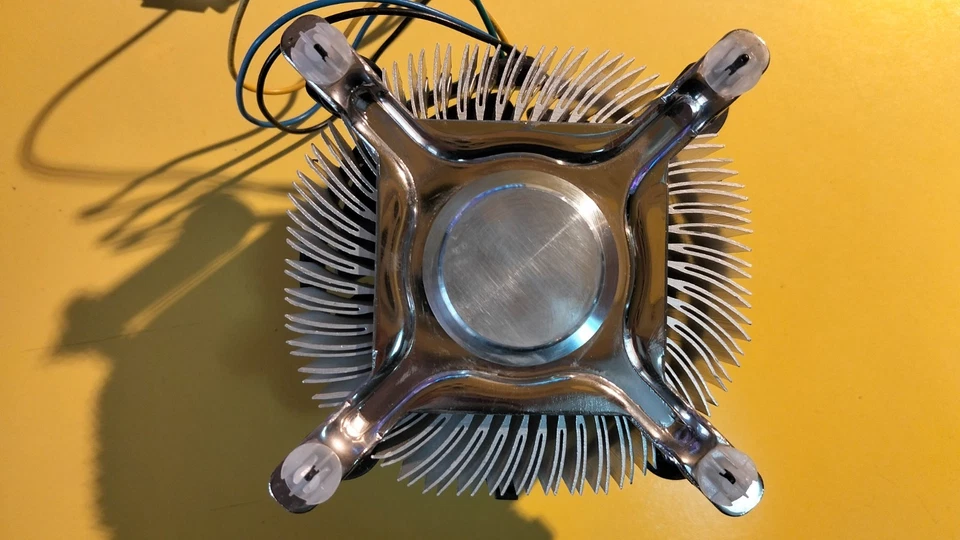 DISSIPATORE heatsink CON VENTOLA fan 4 PIN INTEL C91968-004 LGA 775 - Image 4 of 4