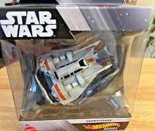 HOT WHEELS STAR WARS STARSHIPS SELECT 11. SNOWSPEEDER DIE CAST /W DISPLAY.