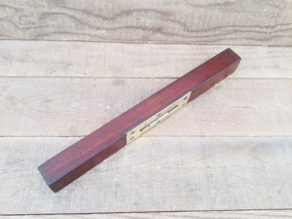 Vintage 12” Mahogany & Brass Plated Clear Bubble Spirit Level - Image 2 of 4