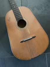 Historische Hawaiianische Gitarre der Marke Sonora