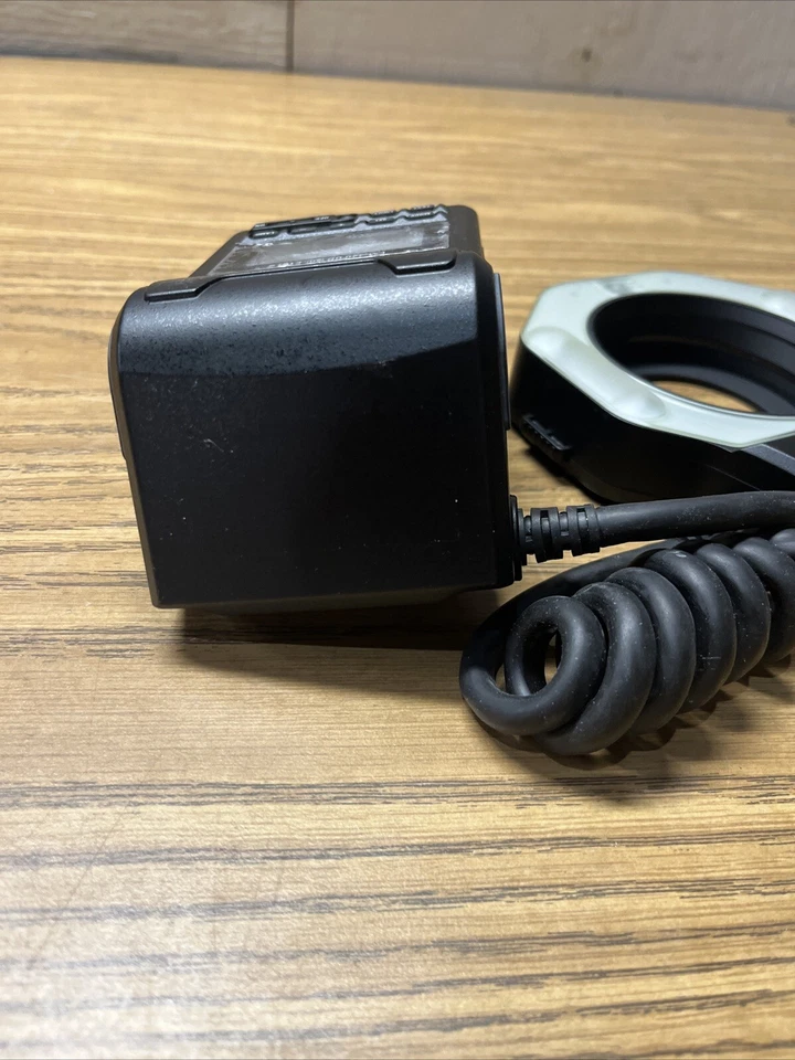 Sigma EM-140 DG Ring Light/Macro Flash for Nikon - Image 4 of 4