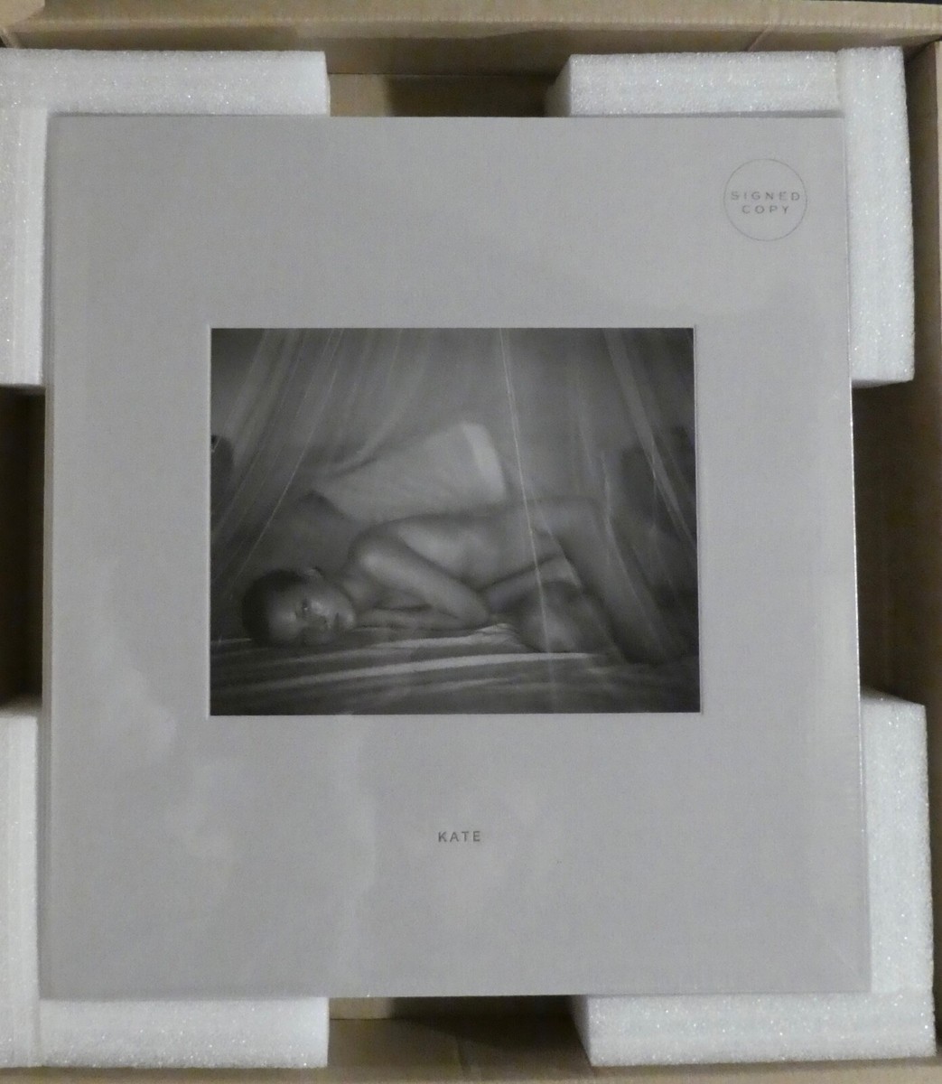 【希少 / 初版】KATE by Mario Sorrenti KATE - MARIO SORRENTI | Saint Laurent | YSL US
