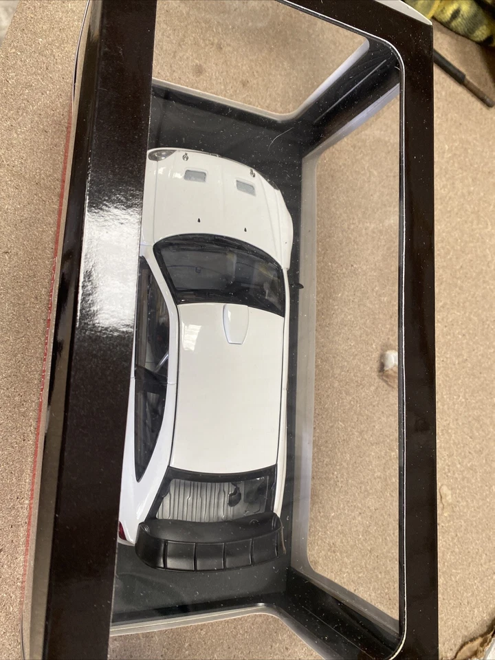 Autoart 1/18 Citroen Xsara WRC 2004 Plain Body version 80439 Rare - Image 2 of 4