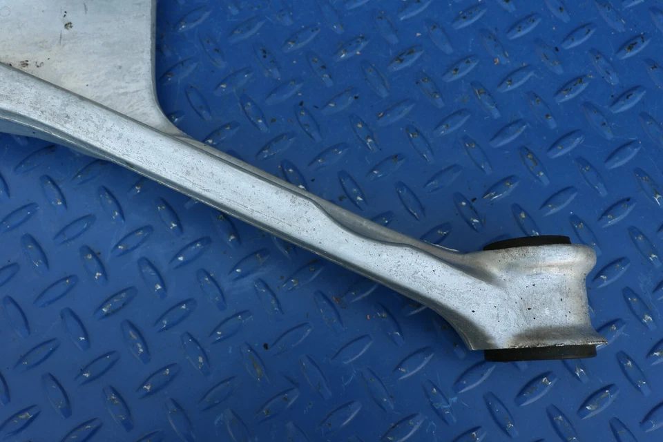 Brazo de control inferior del lado del conductor Chevrolet Corvette 1988-1996 brazo de suspensión delantero Foto 4 de 4