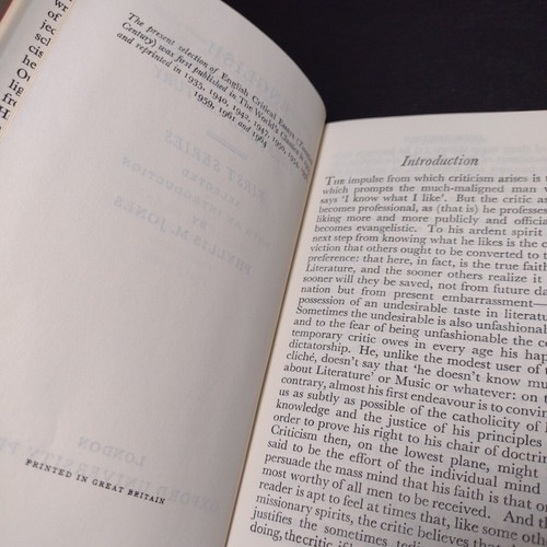 Twentieth Century English Critical Essays: First Series Phyllis Jones 1964 HCwDJ - Bild 10 von 15