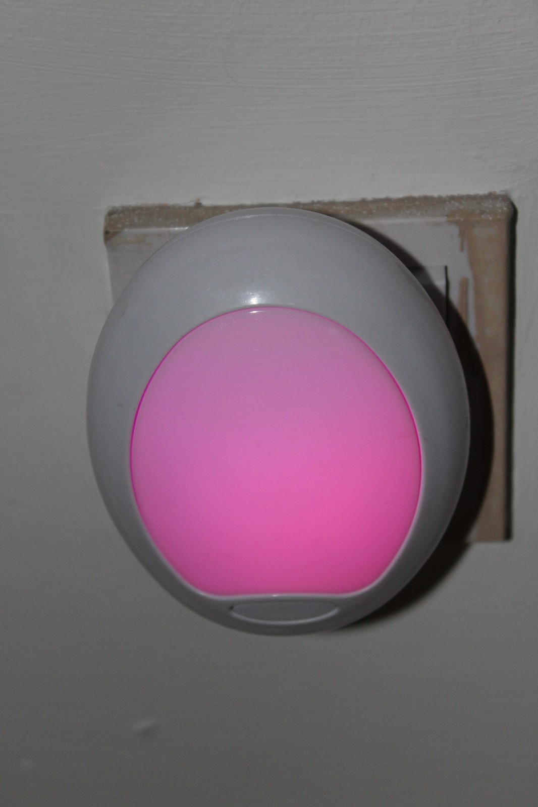 Homebase LED 0.3w Plugin Night Light RGB Red/Green/Blue fixed & changing colour eBay