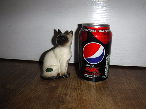 Beswick Siamese Cat Figurine ~ 1887 ~ 4.25" High ~ Sticker Attached ~ Excellent