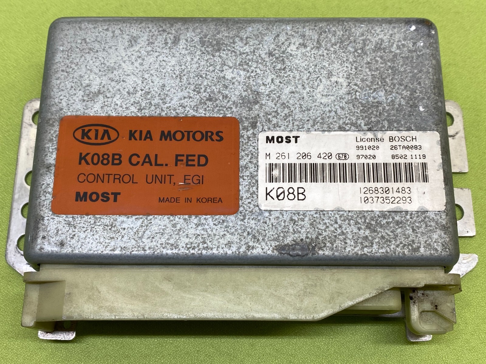 Kia Sportage 2000 2.0i Engine Control Module Unit Bosch m261206420  