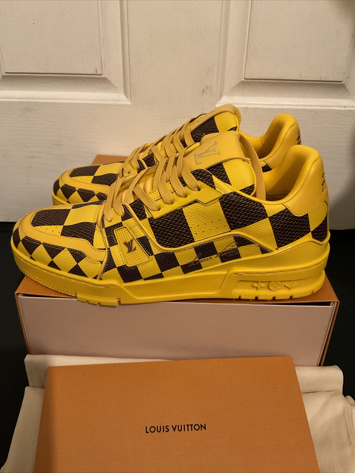 LV  Pharrell  Yellow Trainers Size 7.5uk image 4