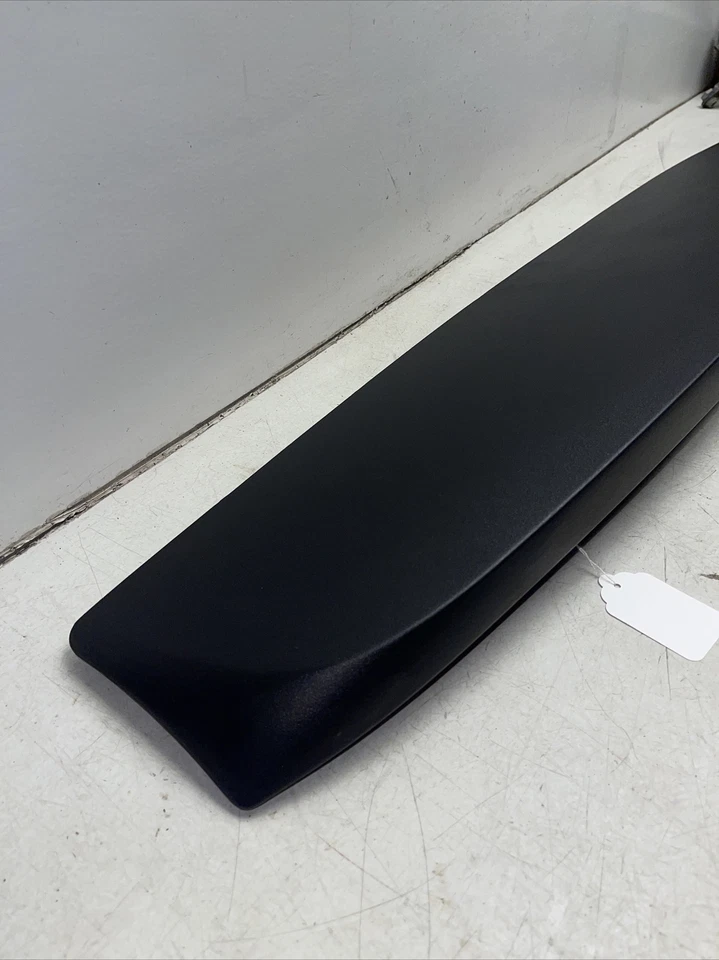 08-10 CARAVAN GRAND CARAVAN SPOILER LIFT GATE HATCH 3RD BRAKE LIGHT H68 - Image 2 of 4