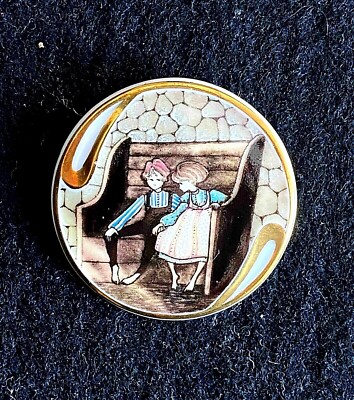 Rare P. Buckley Moss Society  Pin Brooch Pendent ''Friendship'' 1993  Orig. Box