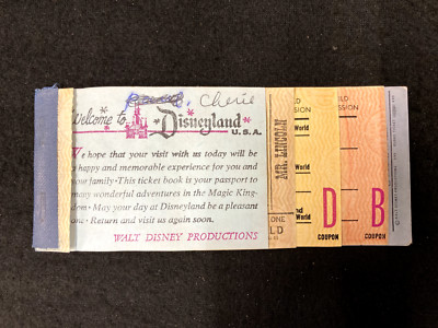 ディズニー　スペフォ　チケット 1968 DISNEYLAND CHILD $3.75 TICKET BOOK & 10 ADVENTURES, MR