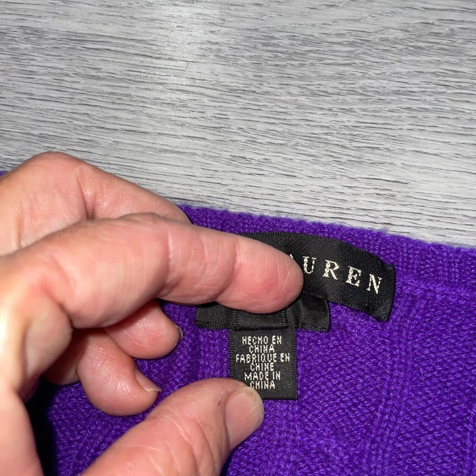 Suéter Ralph Lauren Etiqueta Negra Cachemira Mujer Pequeño Tejido con Cable Cuello en V Pullover Foto 4 de 4